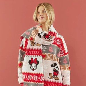 Brand NWT Limited Edition Disney x Forever 21 Mickey & Minnie Scarf